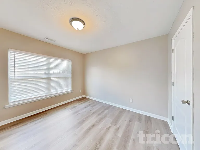 1289 Avington Glen Dr — Photo 13