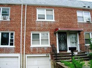 86-15 256th St, Floral Park, NY 11001