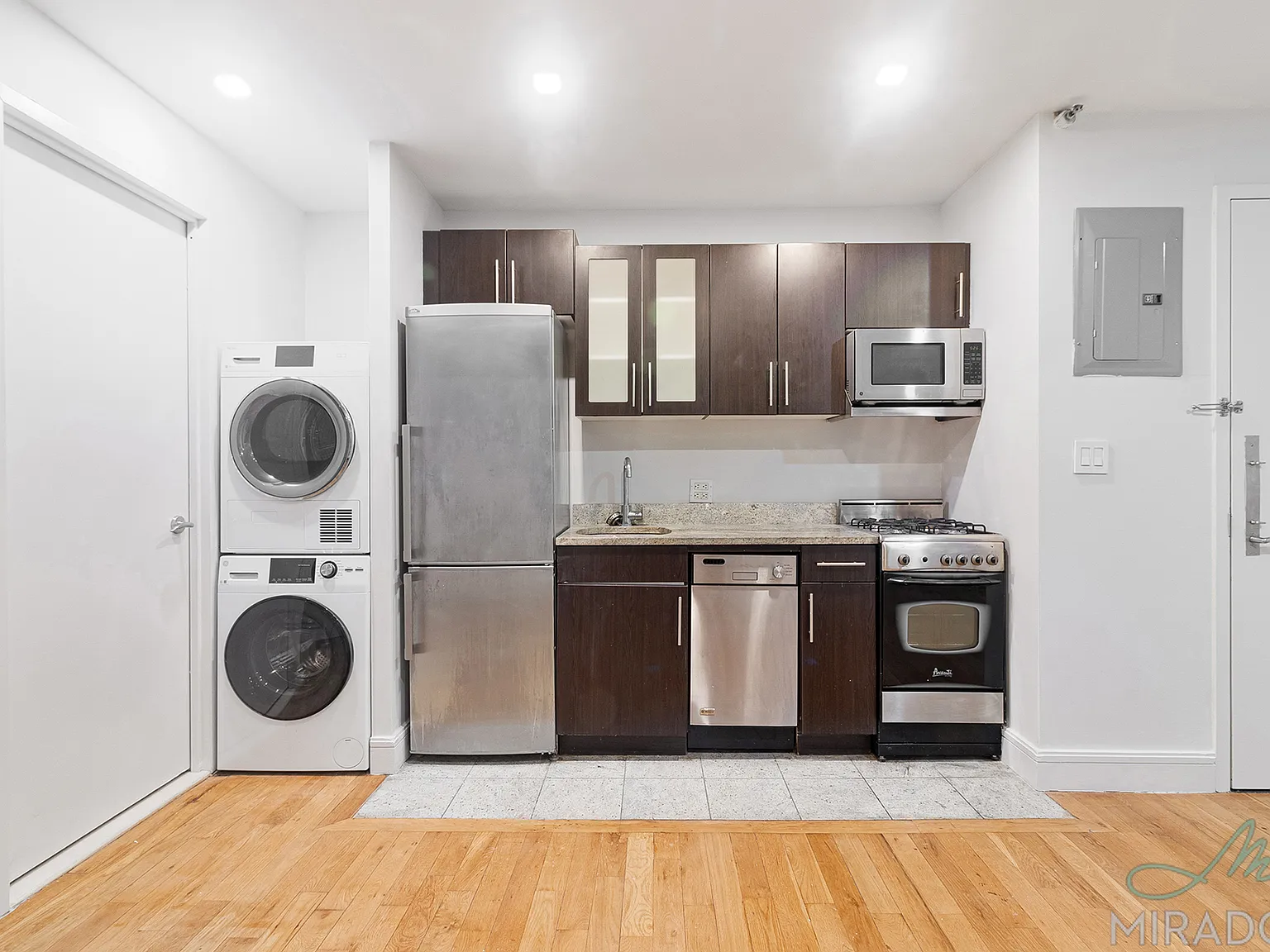 636 East 11th Street — Photo 4