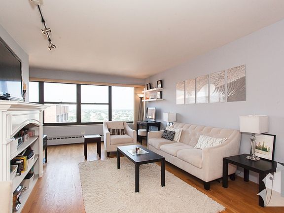 5th image of 3420 N Lake Shore Dr APT 18K
