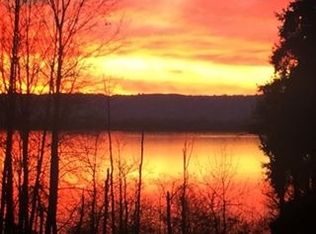 8411 NW Lakeshore Ave, Vancouver, WA 98665