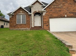 1410 E Fairwind, Ozark, MO 65721
