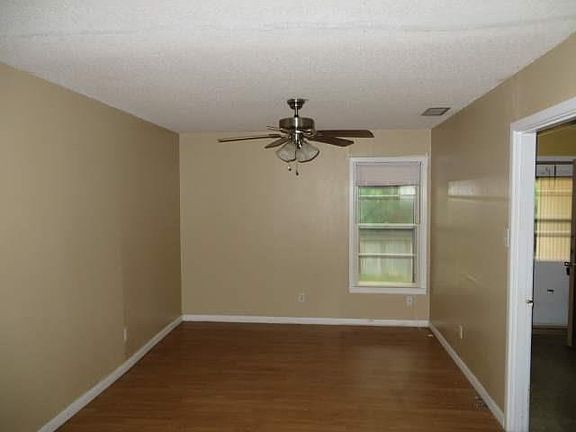4th image of 709 S San Jose Dr