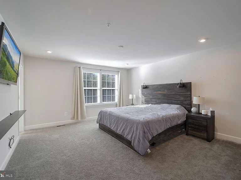 10864 Foxtrot Cir — Photo 12