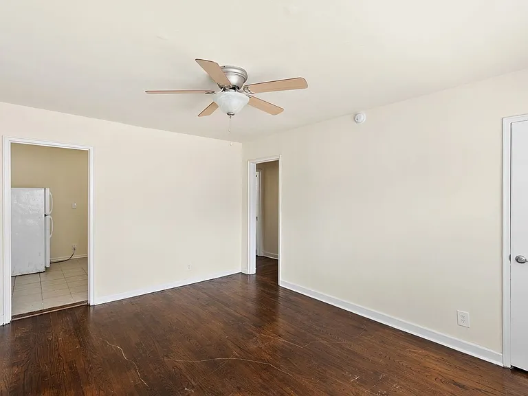 Magnolia Court — Photo 30