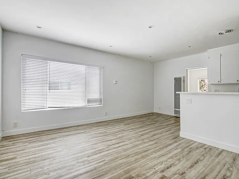 519 Hill St in Santa Monica! Steps to Main St and the beach! — Photo 9