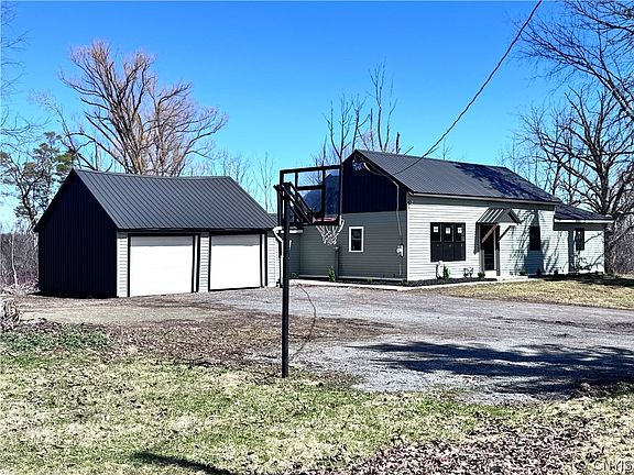 3rd image of 6913 Lowell Rd