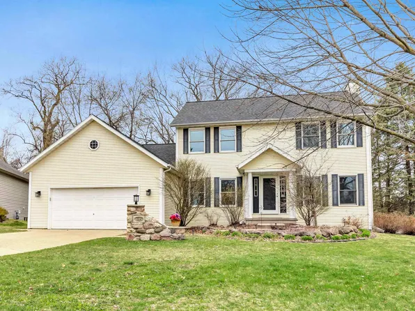 1015 Mount Blanc Ct, Green Bay, WI 54311