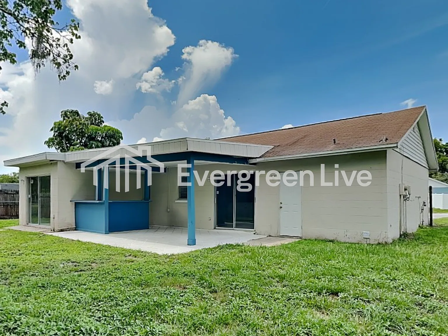 3 bed, 2.0 bath, 1211 sqft, $1,595 — Photo 2
