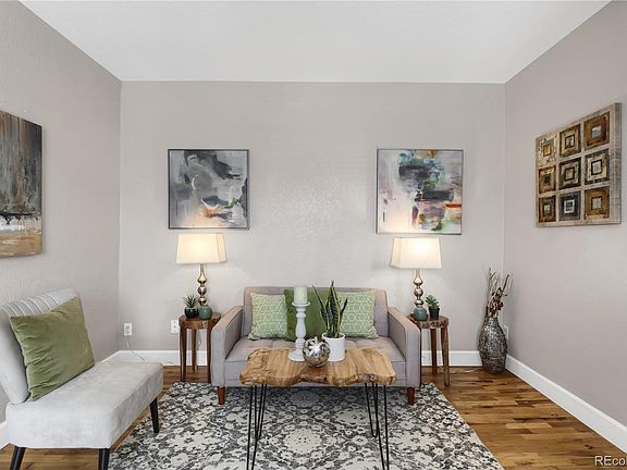 4th image of 1629 Clarkson Street #27