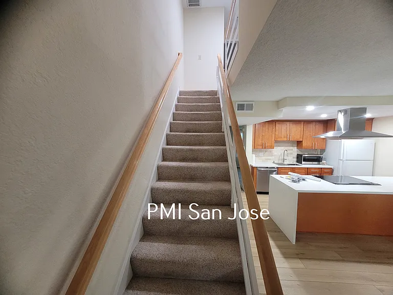 1260 Crescent Ter — Photo 10