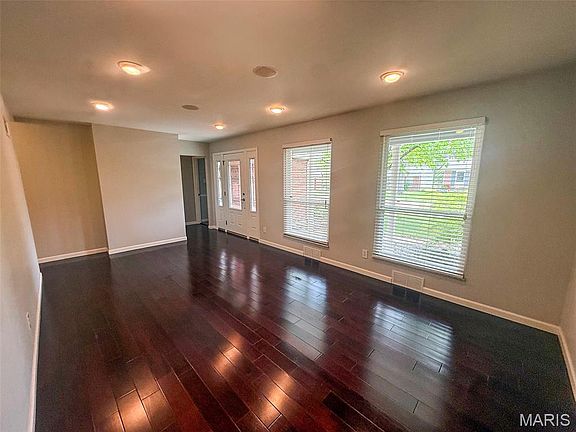 3rd image of 1449 Friar Tuck Ln