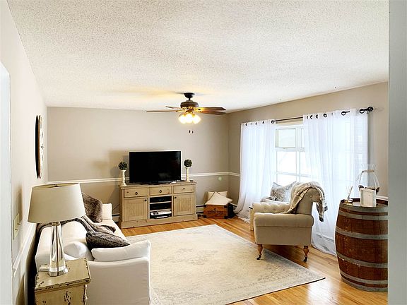 5th image of 15 W Terrace Ct