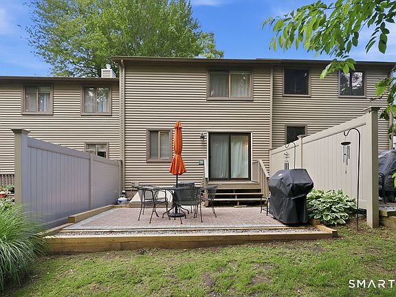 3rd image of 44 Conestoga Way #44