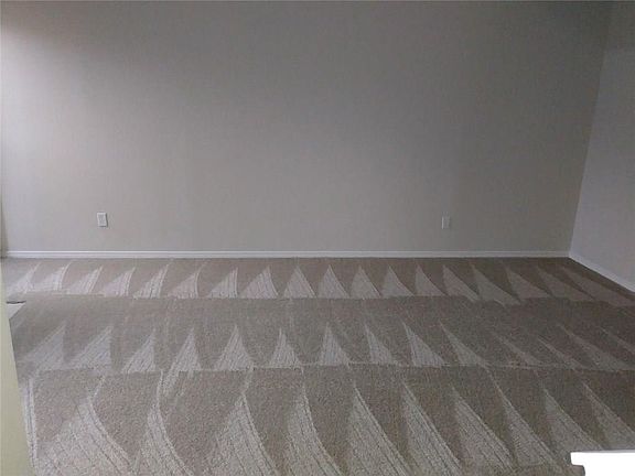 3rd image of 3618 Clubview Dr