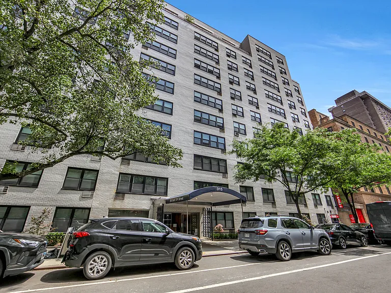 315 E 70th St #2C — Photo 8