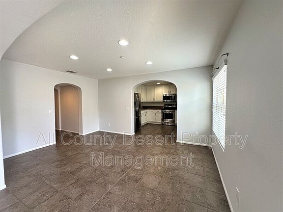 4th image of 213 Paseo Gregario