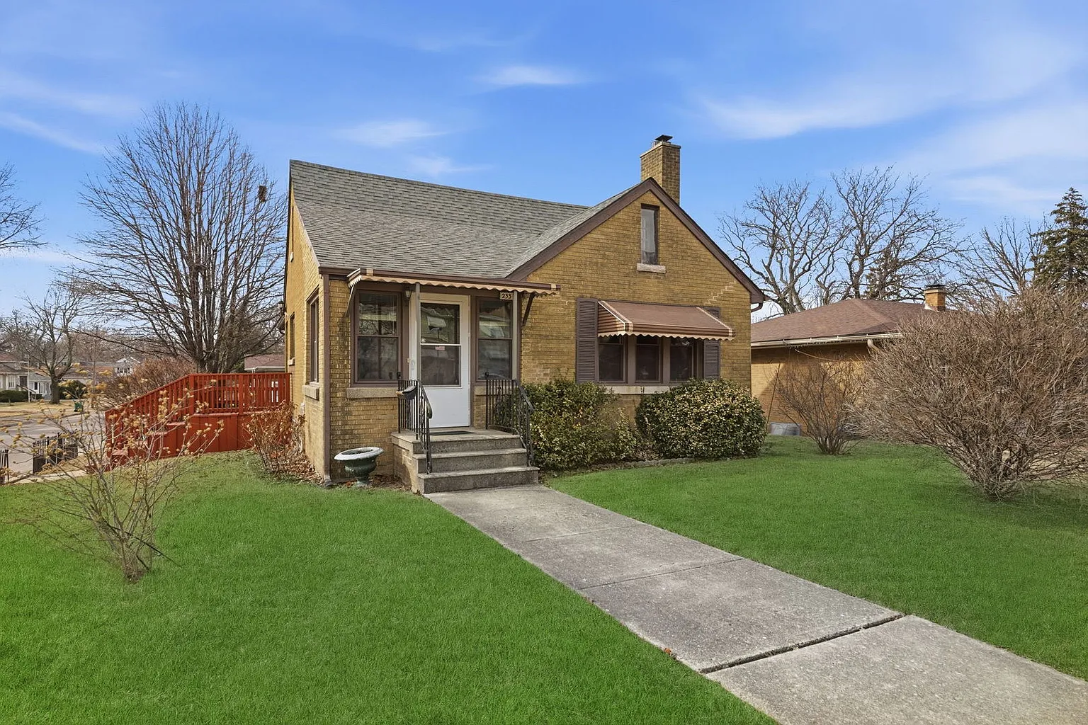 233 S Raynor Ave photo 1