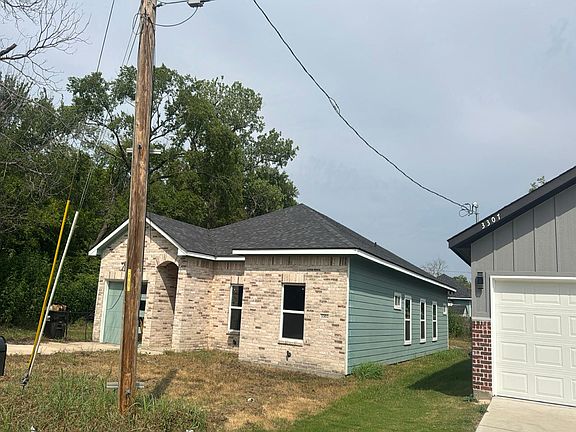 2nd image of 3303 Langford St