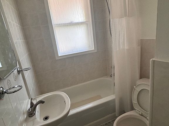 3rd image of 98 Inwood Pl #4