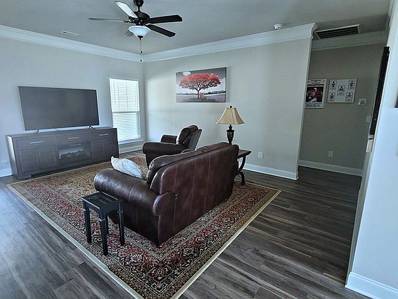 5th image of 1053 Swan Court