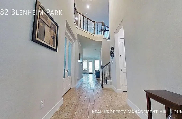 3282 Blenheim Park — Photo 3