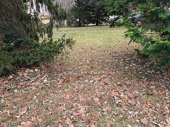 2nd image of 2540 Flint Hill Rd