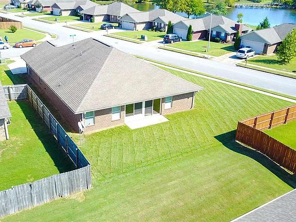 3rd image of 100 Ferstwood Dr