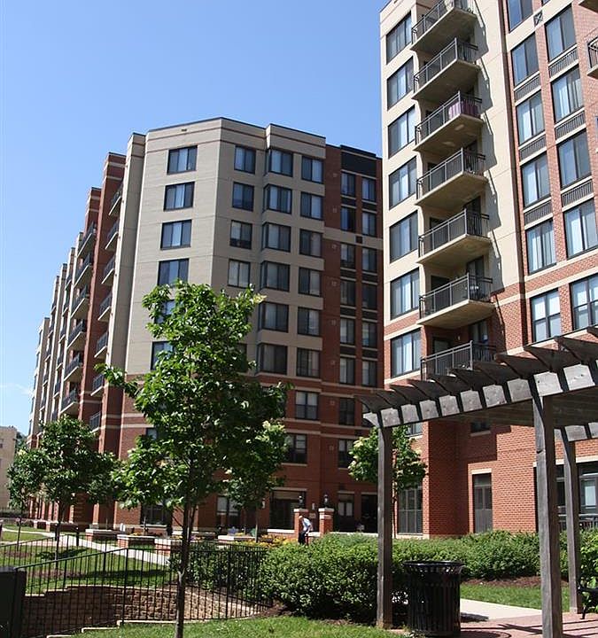 1st image of 2306 11th St N #408