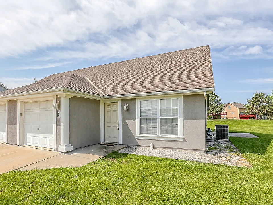 234 SW Chartwell Cir #234