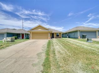 1124 Cottage Grove Cir, Bryan, TX 77801