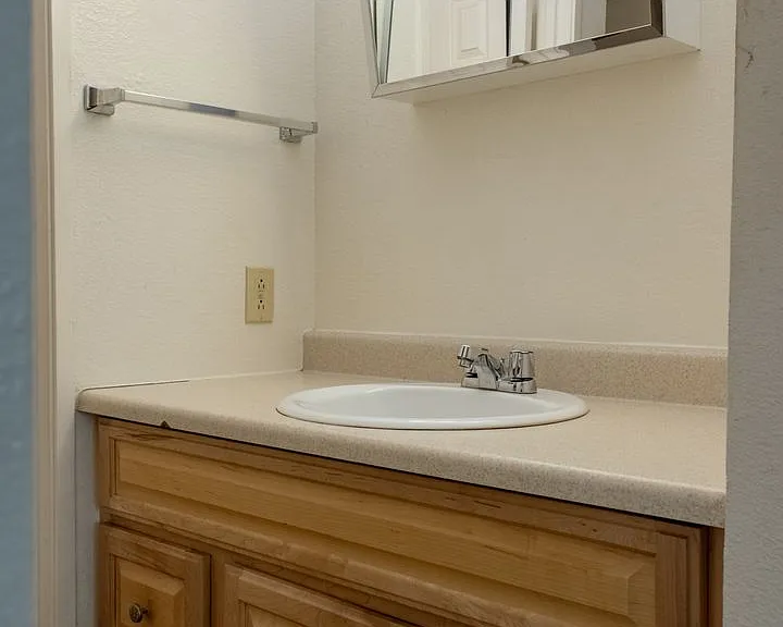 Big Horn Apartments — Photo 12