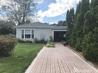 2 Sea Breeze Dr, Wells, ME 04090