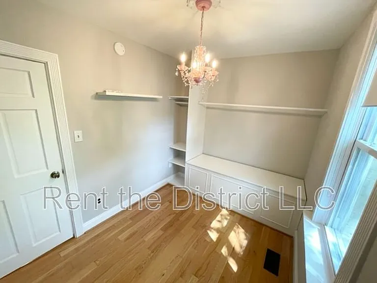 525 5th St NE — Photo 12