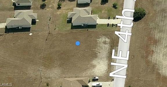 4th image of 2821 NE 4th Ave