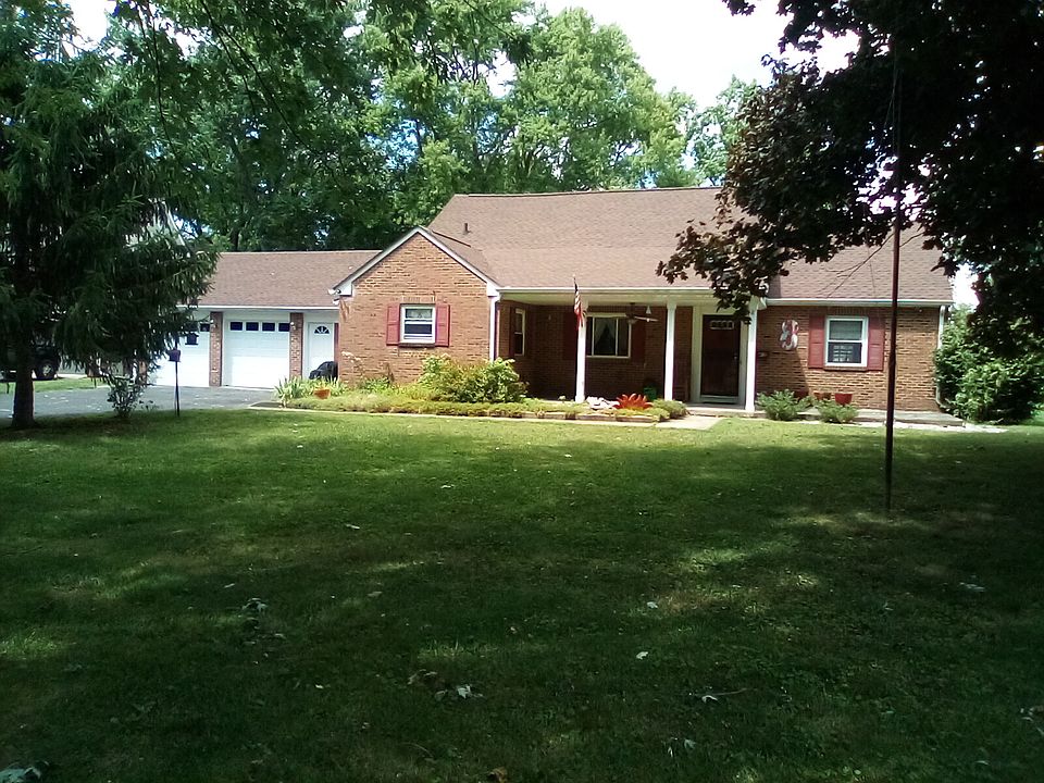 1st image of 8 S Park Dr