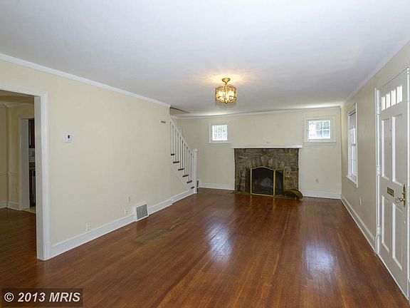 3rd image of 109 S Fenwick St