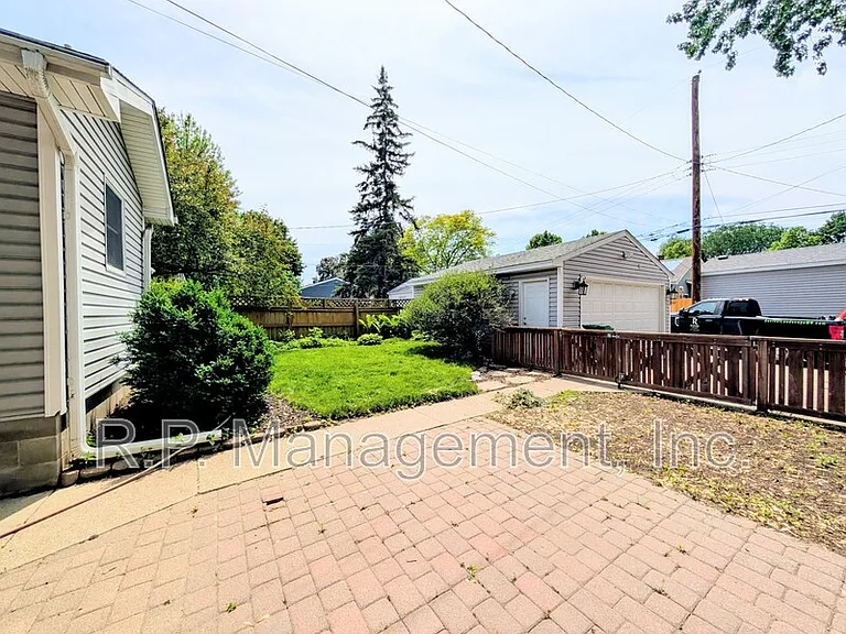 5122 36th Ave S — Photo 2