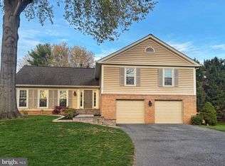 6 Chancelet Ct, Rockville, MD 20852