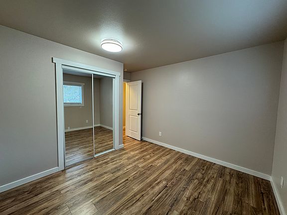 5th image of 1260 Hallinan St