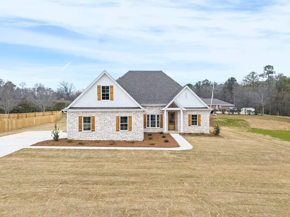 1785 Hanson St, Opelika, AL 36801