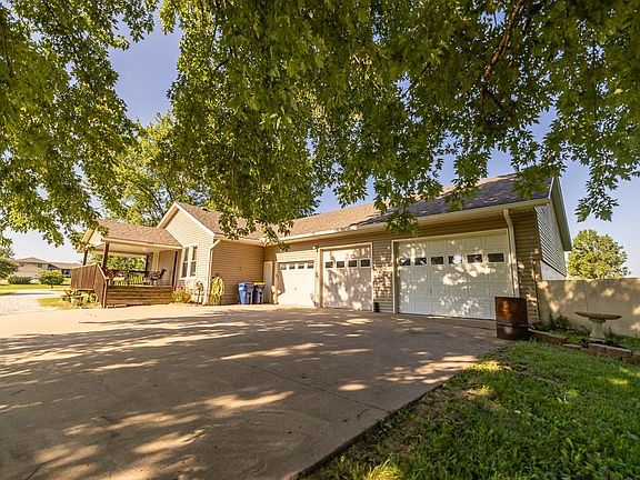 4th image of 1804 Brook Dr