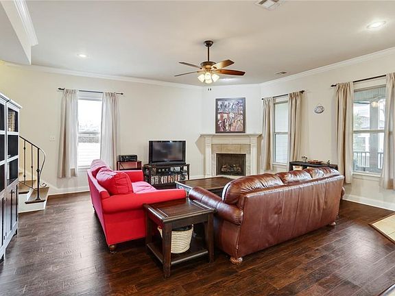 4th image of 866 Lemoyne St