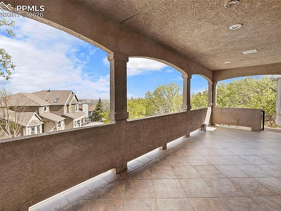 4th image of 5115 Broadmoor Bluffs Dr