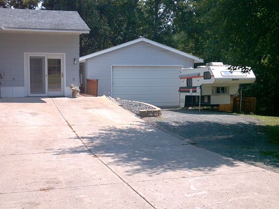 2nd image of 26825 Fenwick Ave