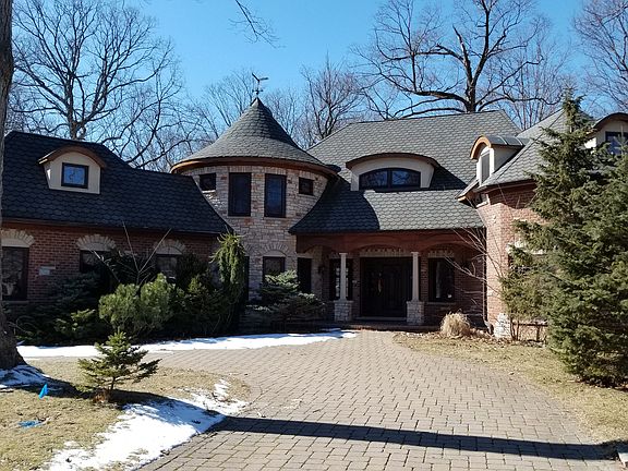 3rd image of 50 Cambridge Ln
