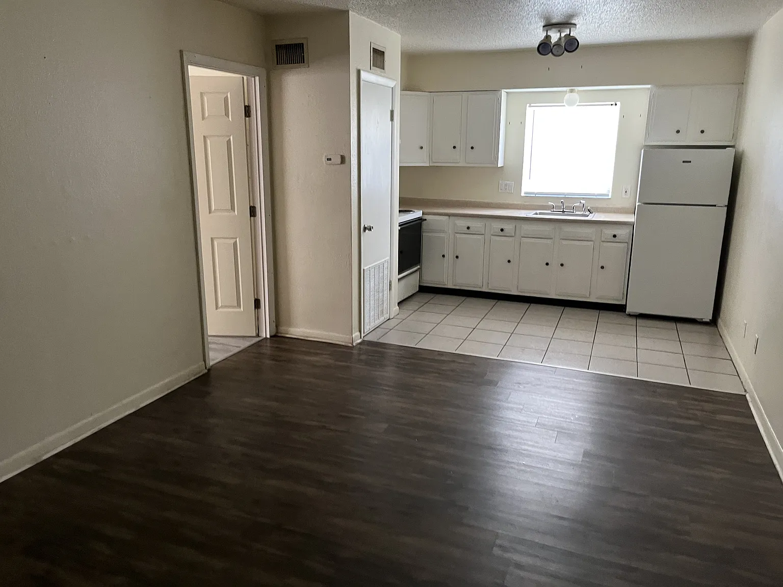 1 bed, $1,330 — Photo 3