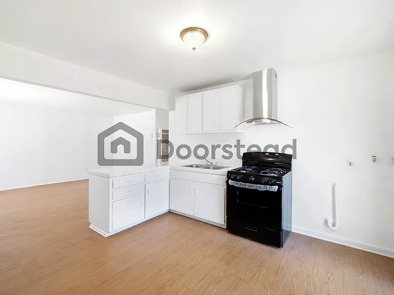 1710 Kenwood St #3 — Photo 9