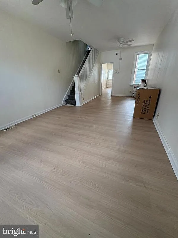 3 bed, 1.0 bath, 1066 sqft, $1,900 — Photo 4
