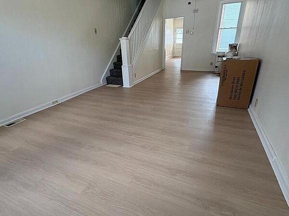 4th image of 604 Hunter St